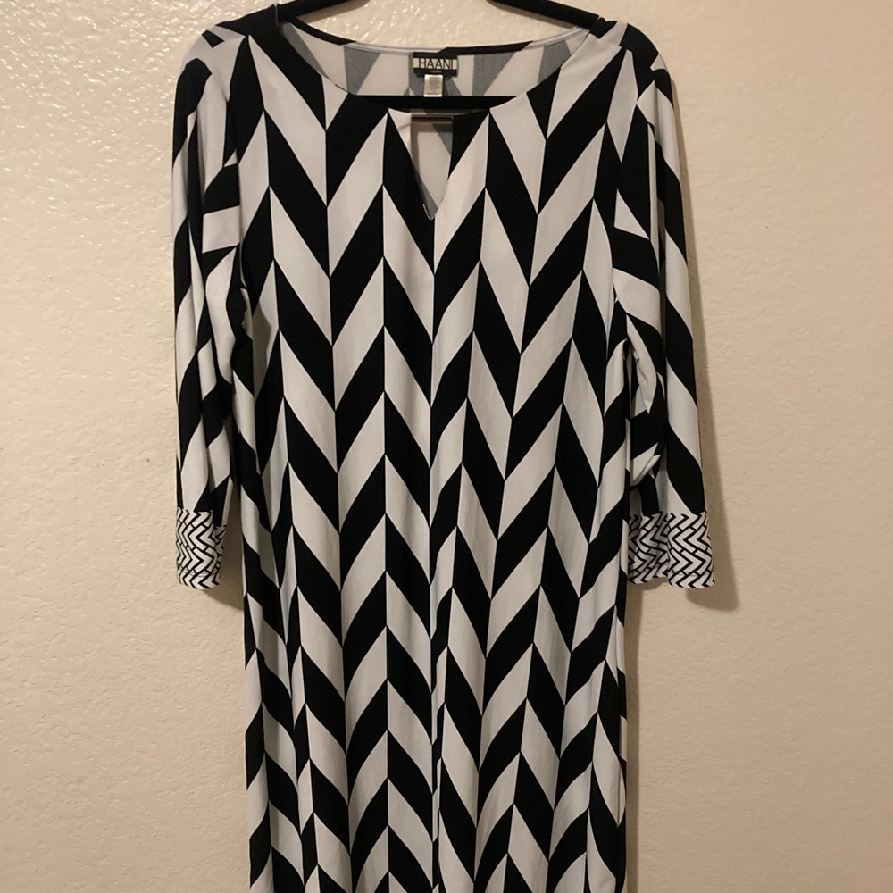 Haani Monochrome Chevron Long Sleeve Dress